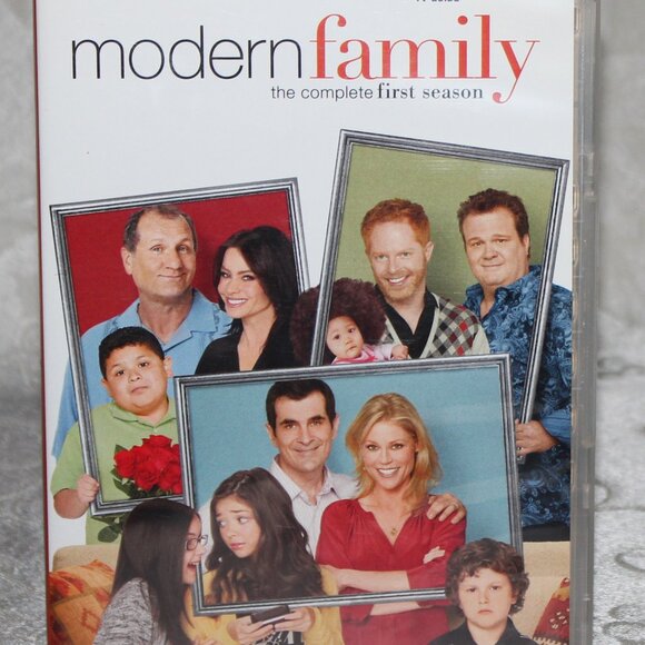 Modern Family DVD Complete Sets from Season 1 - Season 5 - Picture 1 of 5